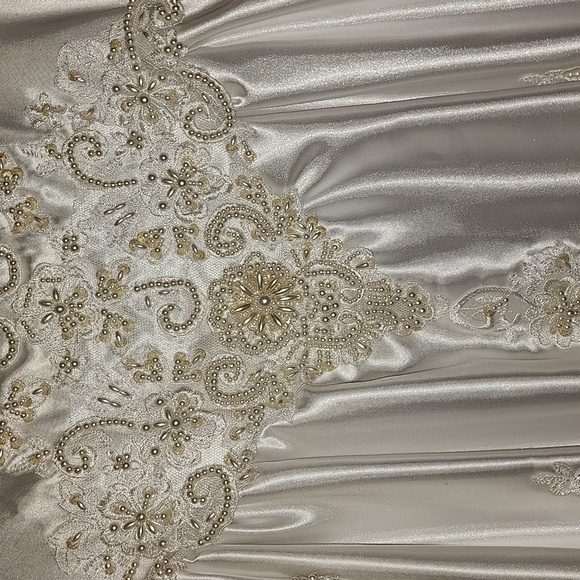 VINTAGE VICTORIAN WEDDING GOWN NWOT satin lace beading handmade size not marked - Picture 6 of 7